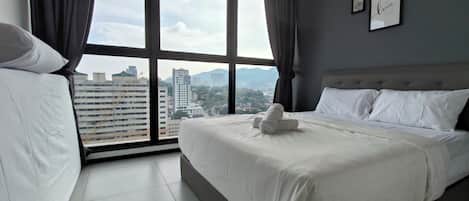 3 bedrooms, iron/ironing board, WiFi, bed sheets