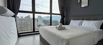 Royal Luxury apartment in Georgetown (3BR-10PAX)