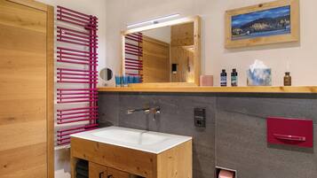 Doccia, asciugacapelli, asciugamani