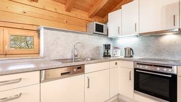 Kühlschrank, Ofen, Herdplatte, Geschirrspüler