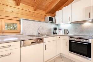 Refrigerador, horno, parrilla de estufa y lavavajillas 