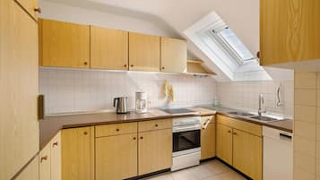 Kühlschrank, Ofen, Herdplatte, Geschirrspüler