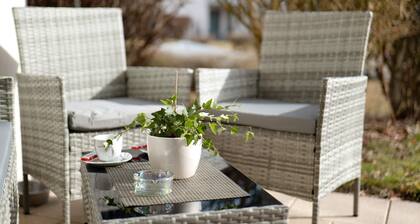Ruhige Ferienwohnung in Bad Saulgau mit Bergblick, Privatterrasse und Wi-Fi