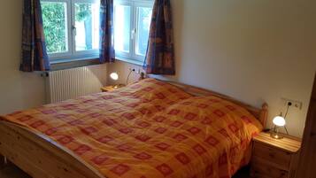 2 bedrooms, free WiFi, bed sheets, wheelchair access