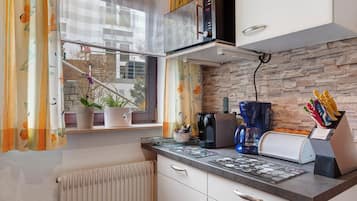 Refrigerador, microondas, parrilla de estufa y lavavajillas