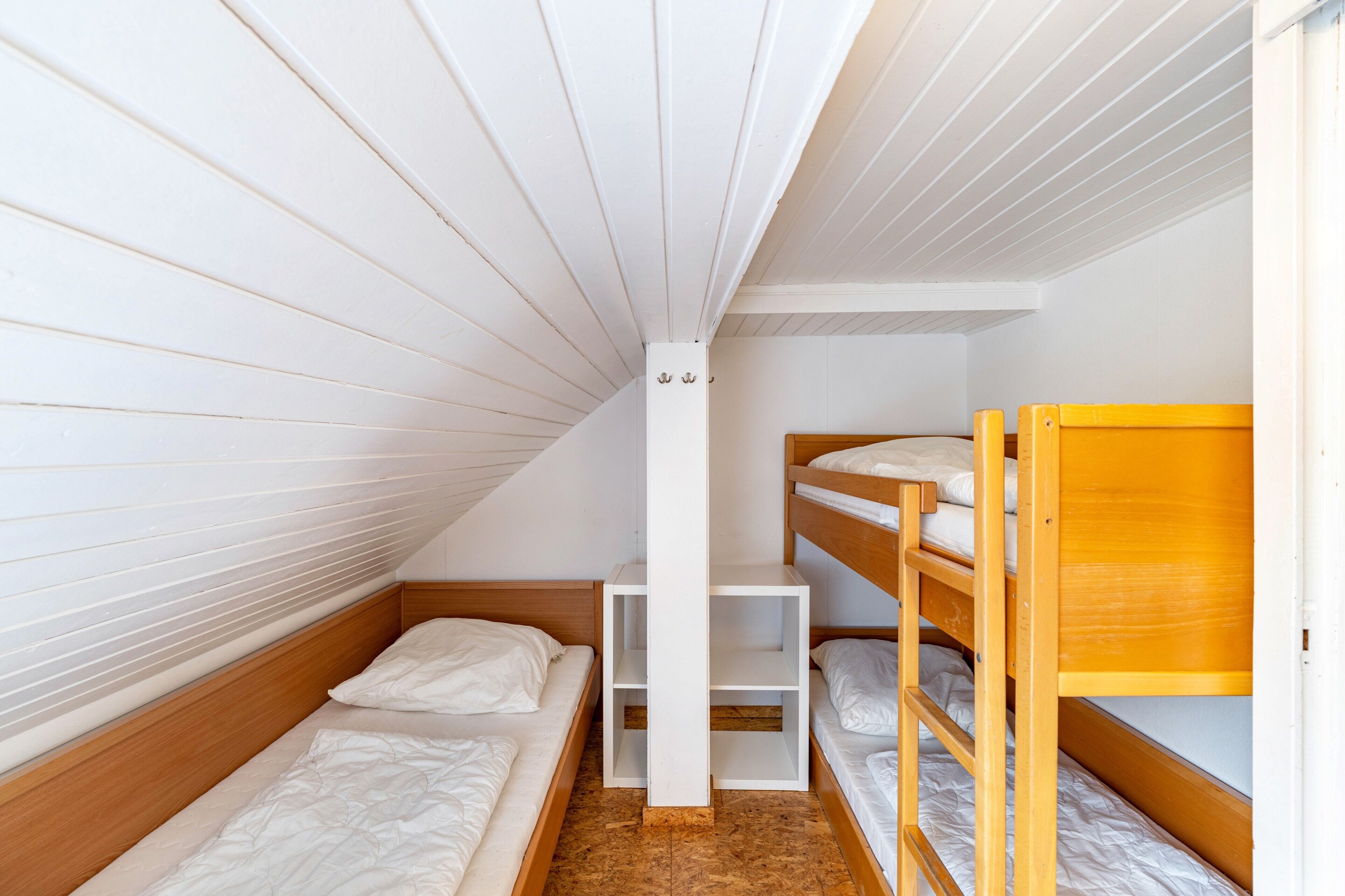 4 makuuhuonetta, ilmainen Wi-Fi, vuodevaatteet