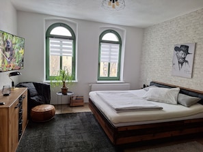 1 bedroom, free WiFi, bed sheets