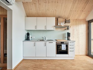 Kühlschrank, Ofen, Herdplatte, Geschirrspüler