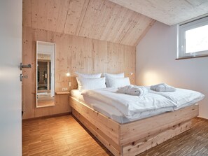2 slaapkamers, een strijkplank/strijkijzer, gratis wifi, beddengoed