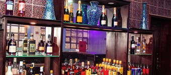 DEES HOTELS APARTMENT & SUITES