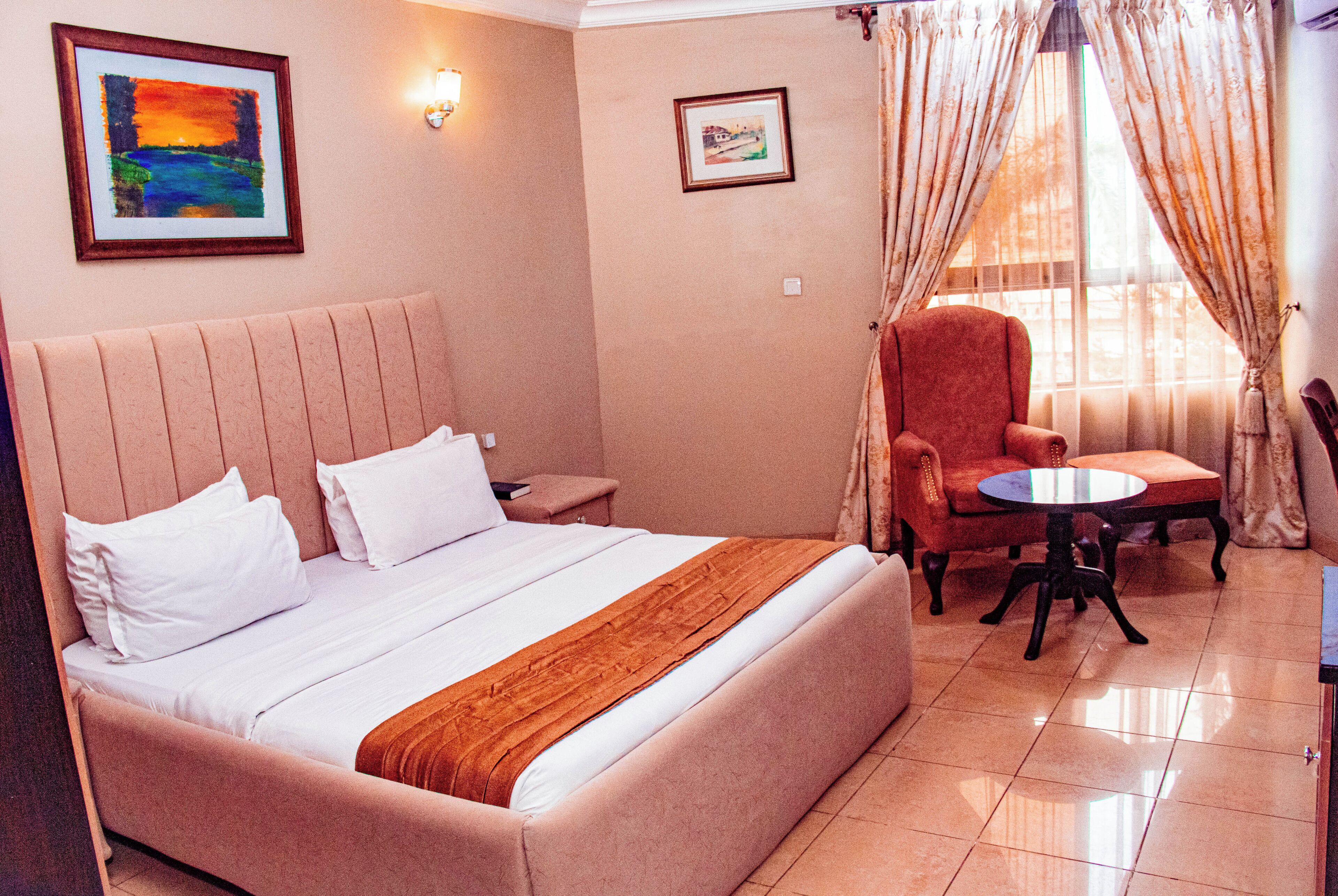 Desk, laptop workspace, free WiFi