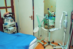 Turkish bath, body treatments, hydrotherapy, aromatherapy