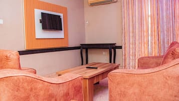 Desk, laptop workspace, free WiFi