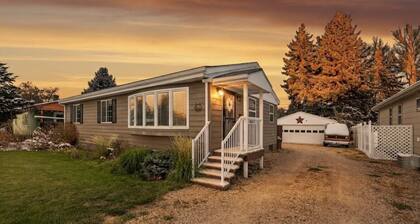Boho Bliss 3 bedroom Fenced yard
