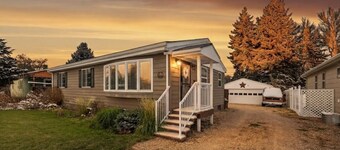 Boho Bliss 3 bedroom Fenced yard