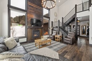 TV, fireplace - Modern Mountain Retreat (Sturgis)