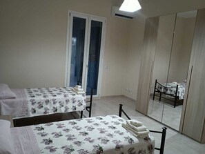 3 bedrooms, iron/ironing board, bed sheets - Vacation home Perla Marina (Porto Empedocle)