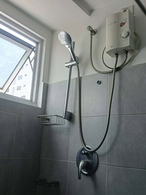 Shower, free toiletries, hair dryer, slippers - Spacious 2BR at Sea Residences Near MOA - Family Stay (Pasay)