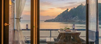 Goseong Cnblue Oceanview Pension