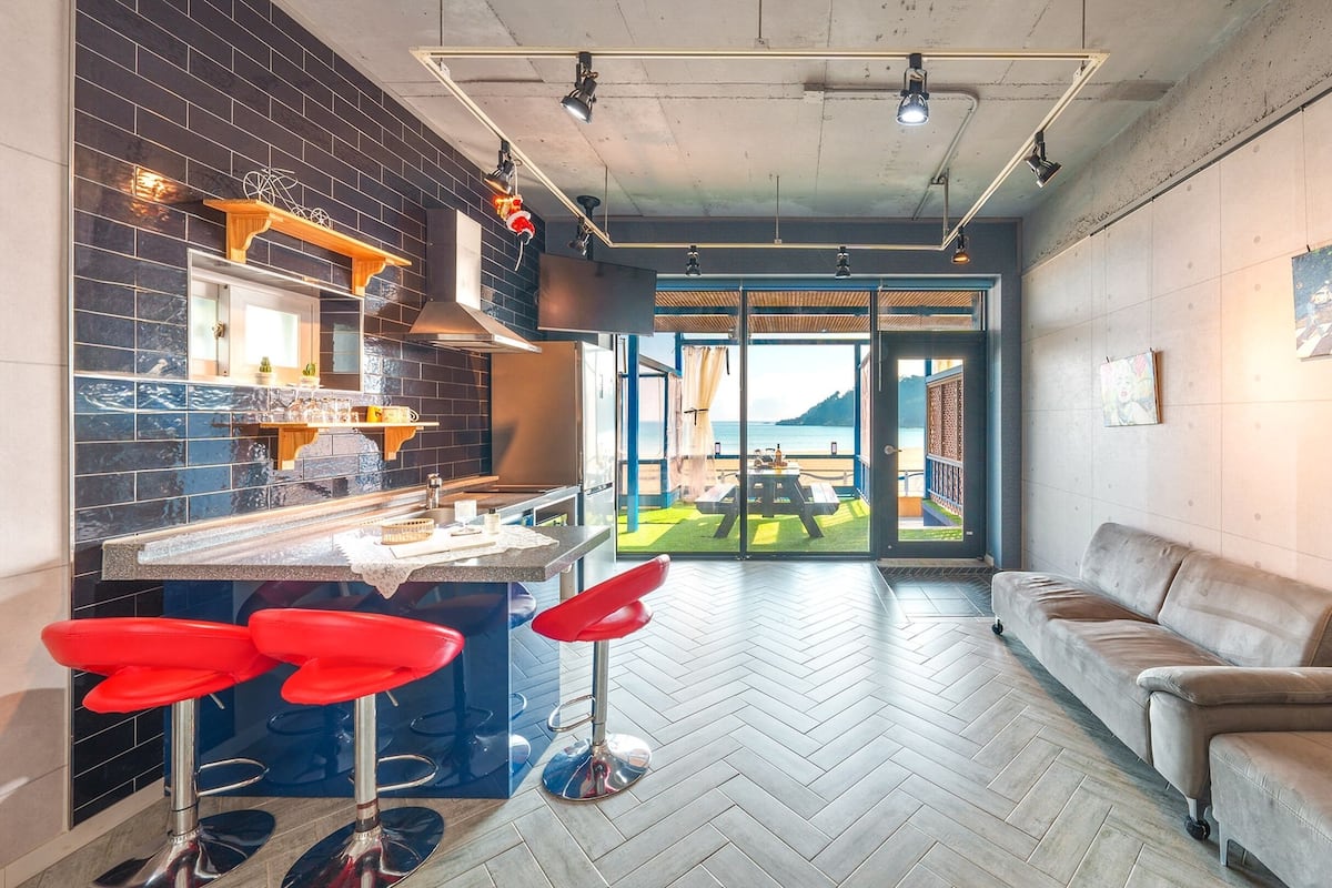 Basic Room, 1 Bedroom (103(ocean view, private BBQ)) | 1 bedroom, free WiFi
