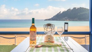 Basic Room, 1 Bedroom (102(ocean view, private BBQ)) - Goseong Cnblue Oceanview Pension (Goseong)