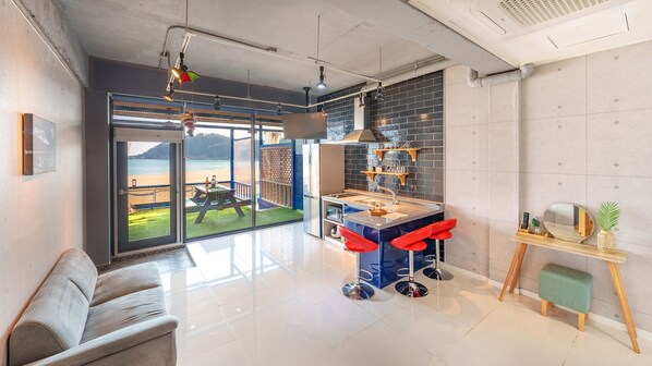 Quarto básico, 1 quarto (102(ocean view, private BBQ)) | 1 quarto, Wi-Fi de cortesia