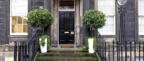 숙박 시설 정면