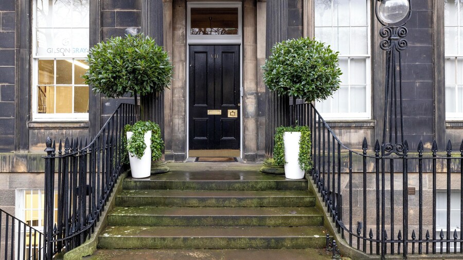 Modern studio in Edinburgh West End