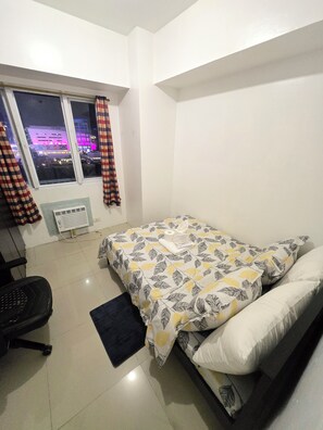 2 Schlafzimmer, Schreibtisch, Bügeleisen/Bügelbrett, WLAN