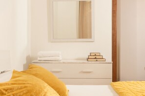 1 bedroom, WiFi, bed sheets