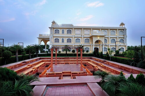 Hari Mahal Resort