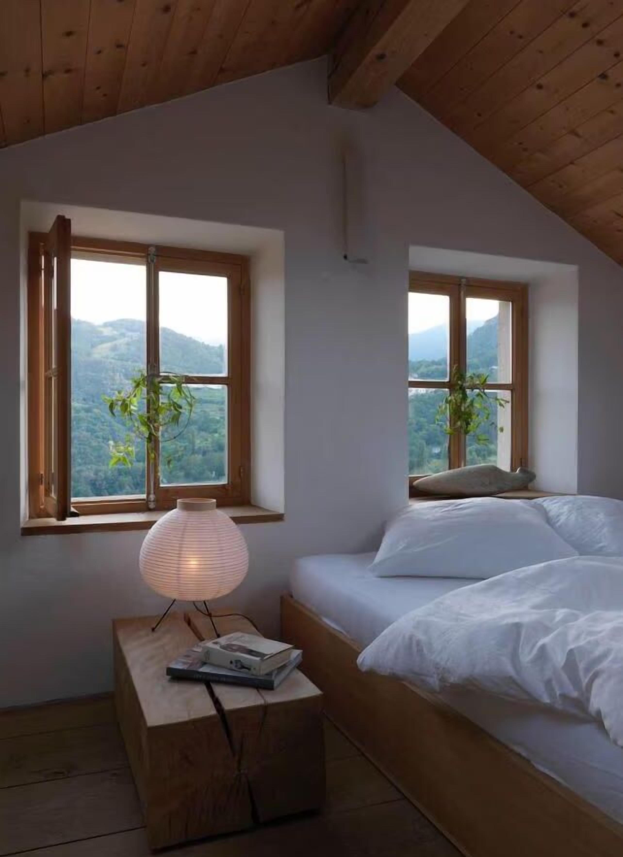 2 عدّة غرف نوم وواي فاي وملاءات أسرّة