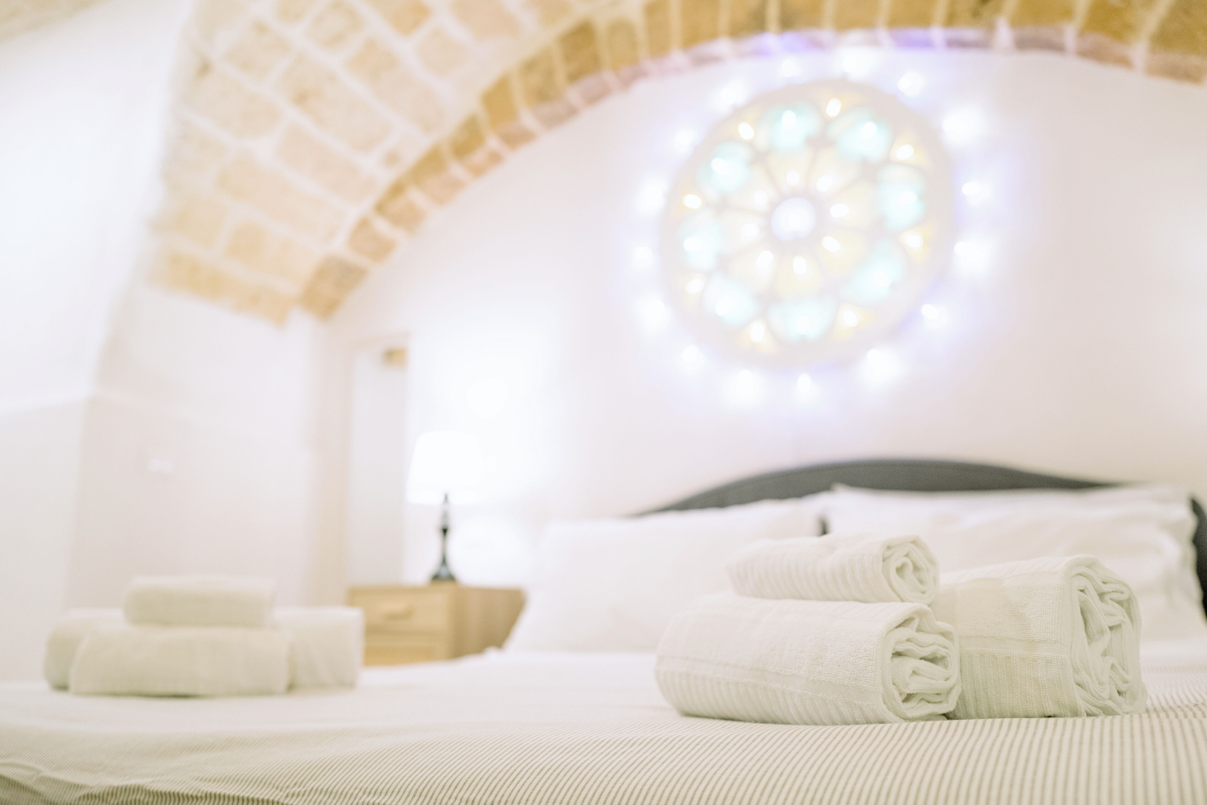 1 多间卧室、高档床上用品、遮光窗帘、隔音