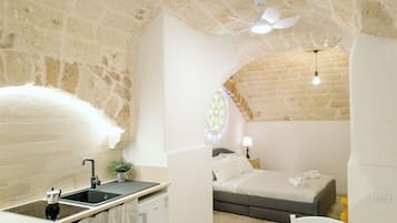 1 dormitori, roba de llit d'alta qualitat i cortines opaques