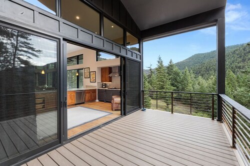 Pineview Panorama Luxe Retreat | 20 Mins 2 Boulder