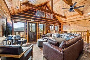 Fernseher, Kamin, Videospiele