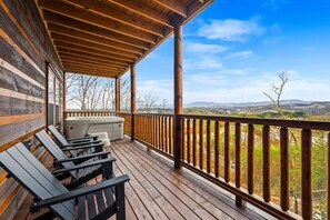 Terrace/patio - Best Area Views-Games/HotTub/Private Pool/PuttPutt (Sevierville)