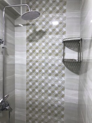 Economy Twin Room, Courtyard View | Bathroom | Towels, soap, toilet paper - Tunduk hostel (Bishkek)
