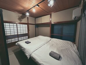 3 bedrooms, WiFi, bed sheets