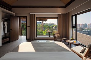 Premium bedding, individually decorated, desk, laptop workspace