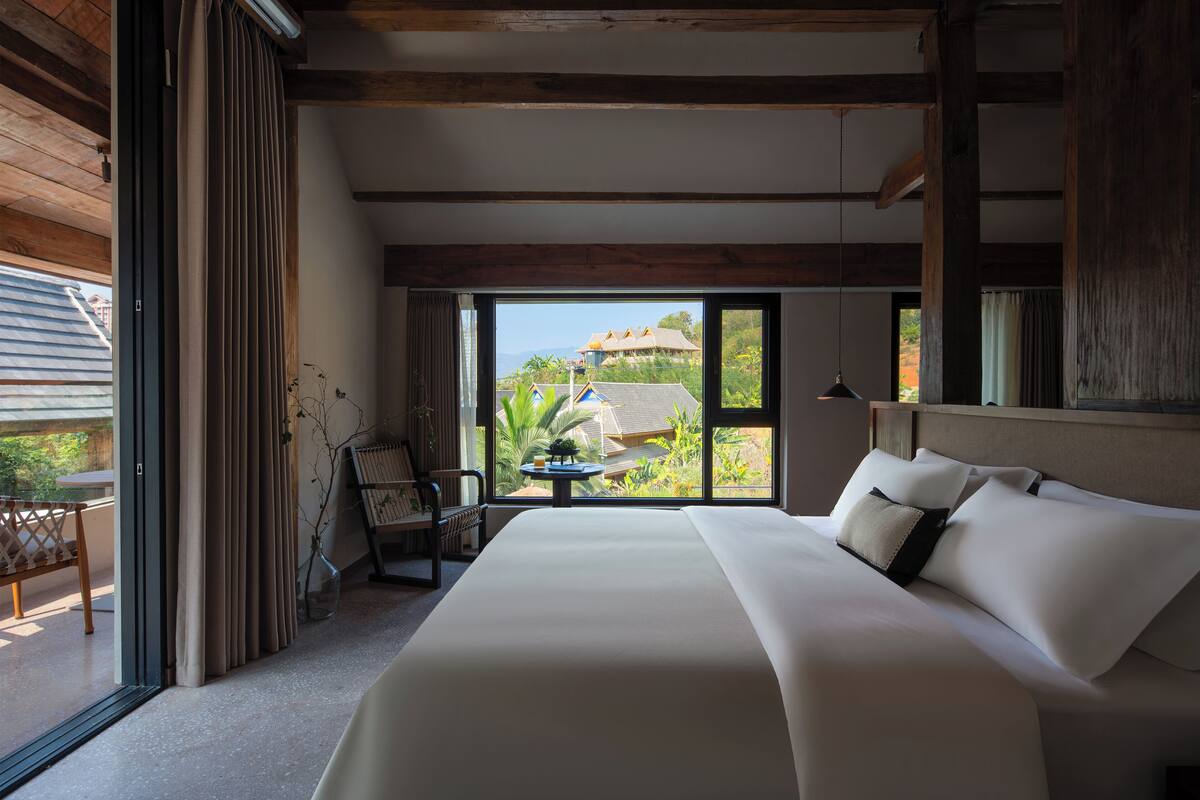 Executive Single Room | Premium bedding, individually decorated, desk, laptop workspace