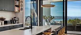 Stunning home with Breathtaking Views. Perfect for big groups and families!