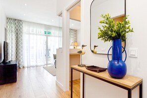 Apartment (2 Bedrooms) | Living area - Genteel Home Ricardo Soriano II (Marbella)