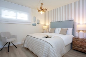 Căn hộ (2 Bedrooms) | 2 phòng ngủ, nệm cao su hoạt tính (memory foam), màn/rèm cản sáng 