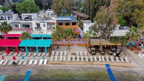 Playa privada y servicio gratuito de transporte a la playa