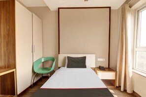 1 bedroom, desk, free WiFi, bed sheets