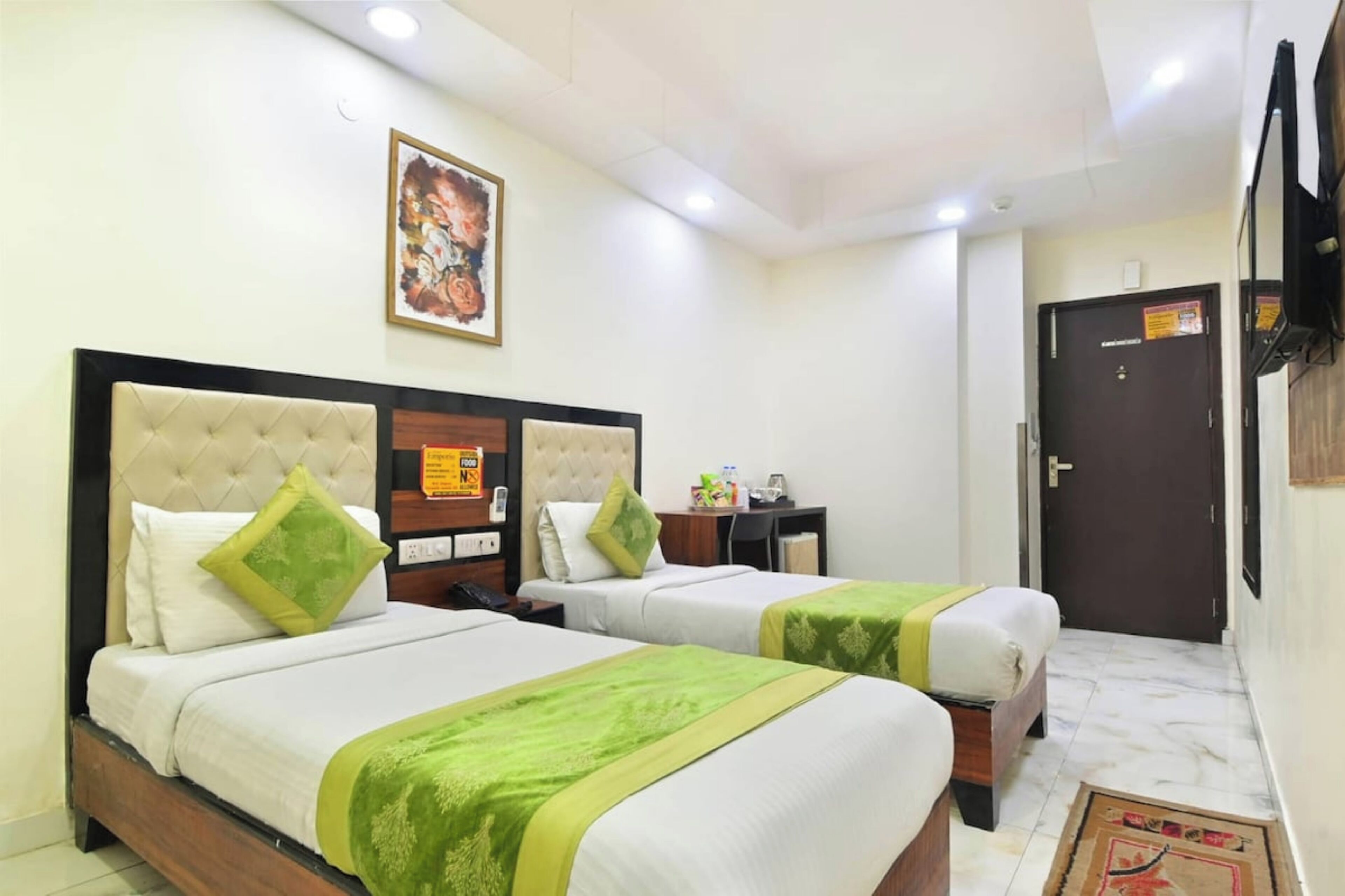 Deluxe Double or Twin Room, City View | Iron/ironing board, free WiFi