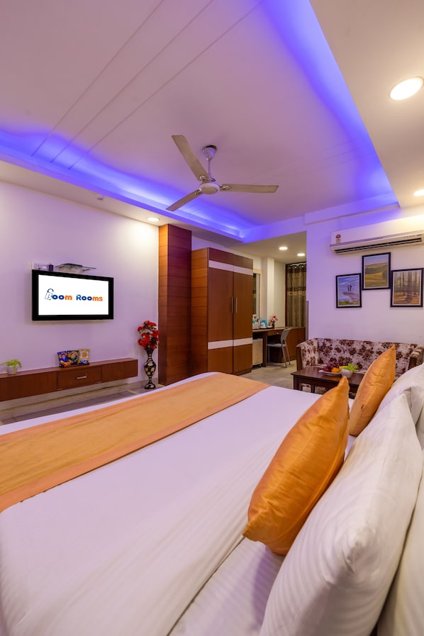 Comfort Suite, City View | Iron/ironing board, free WiFi