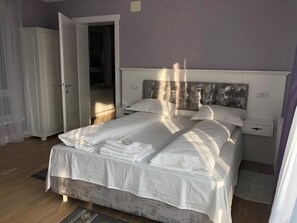 Deluxe-Villa, Balkon, Bergblick | 7 Schlafzimmer, Zimmersafe, Schreibtisch, laptopgeeigneter Arbeitsplatz