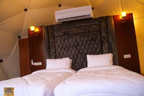 Luxury Double Room, 1 King Bed, Non Smoking, Mountain View | In-room safe, individually decorated, laptop workspace, blackout drapes - Rum Pillars Camp (Wadi Rum)